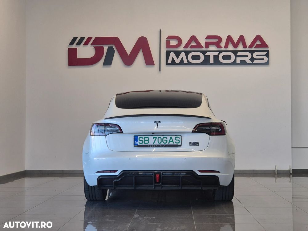 Tesla Model 3 Performance - 18