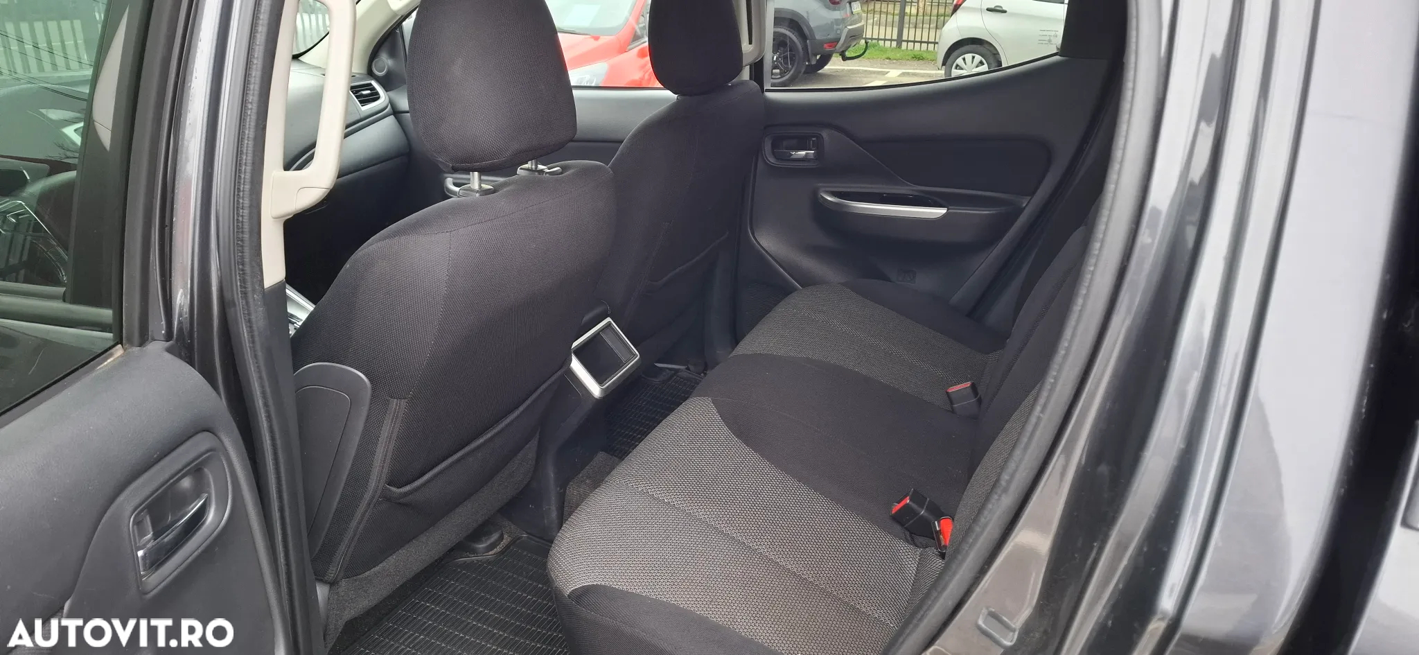 Mitsubishi L200 Double Cab 2.2 DI-D A/T Instyle - 16