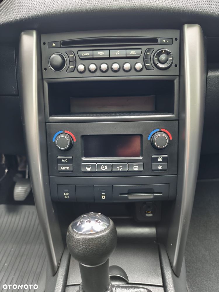 Peugeot 207 1.6 VTi Outdoor - 16