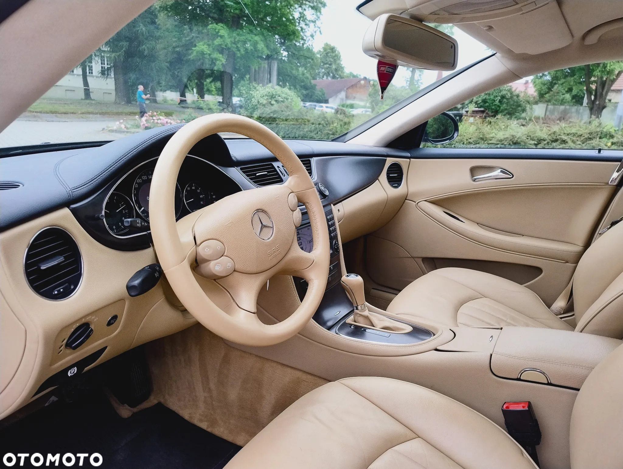 Mercedes-Benz CLS 350 - 11