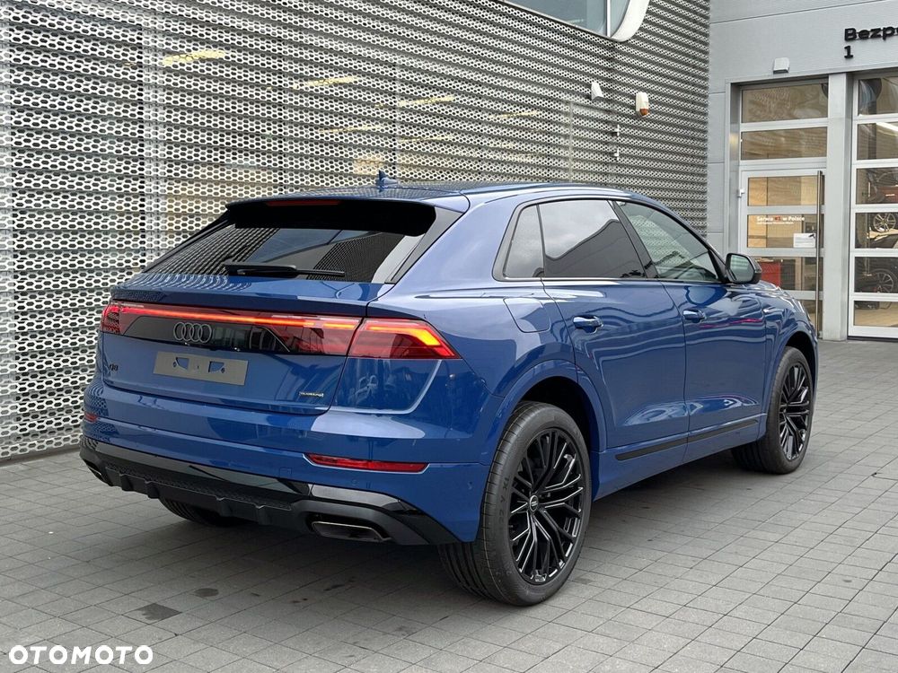Audi Q8 - 10