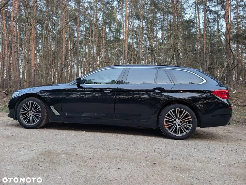 BMW Seria 5 518d Sport Line - 4