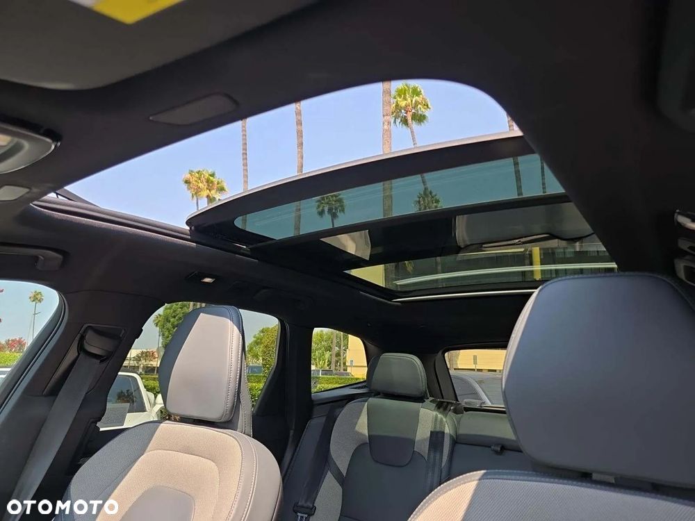 Volvo XC 60 T8 AWD Plug-In Hybrid R-Design - 9