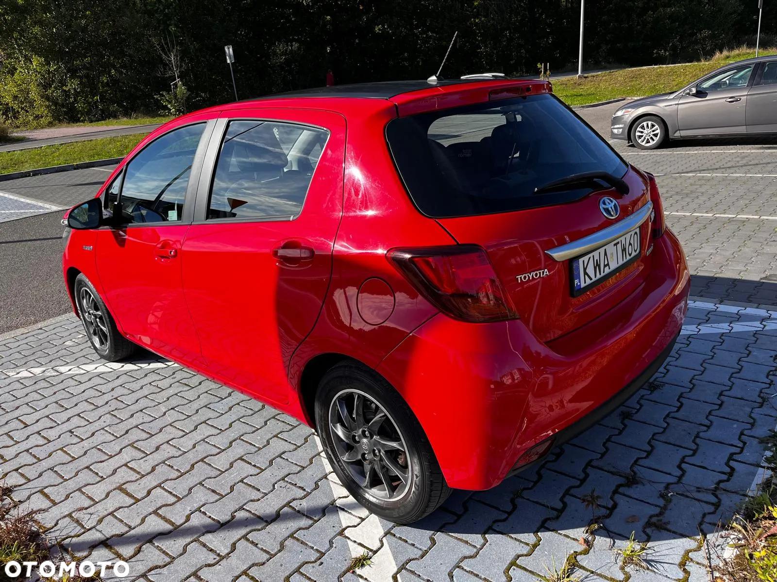 Toyota Yaris Hybrid 100 Premium - 5