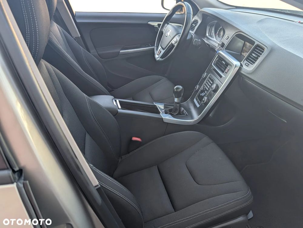 Volvo S60 T4 Momentum - 20