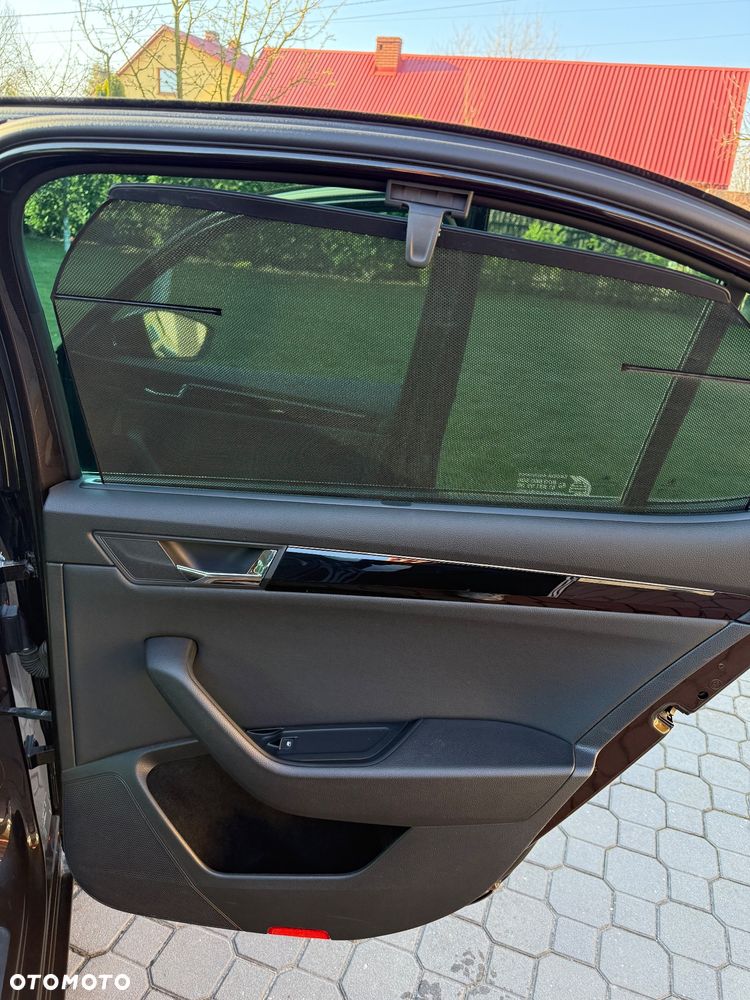Skoda Superb 2.0 TDI L&K DSG - 13
