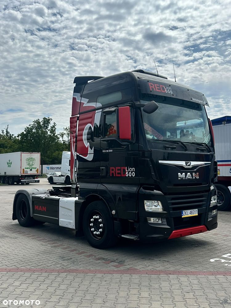 MAN TGX 18.500 XXL Red lion - 3