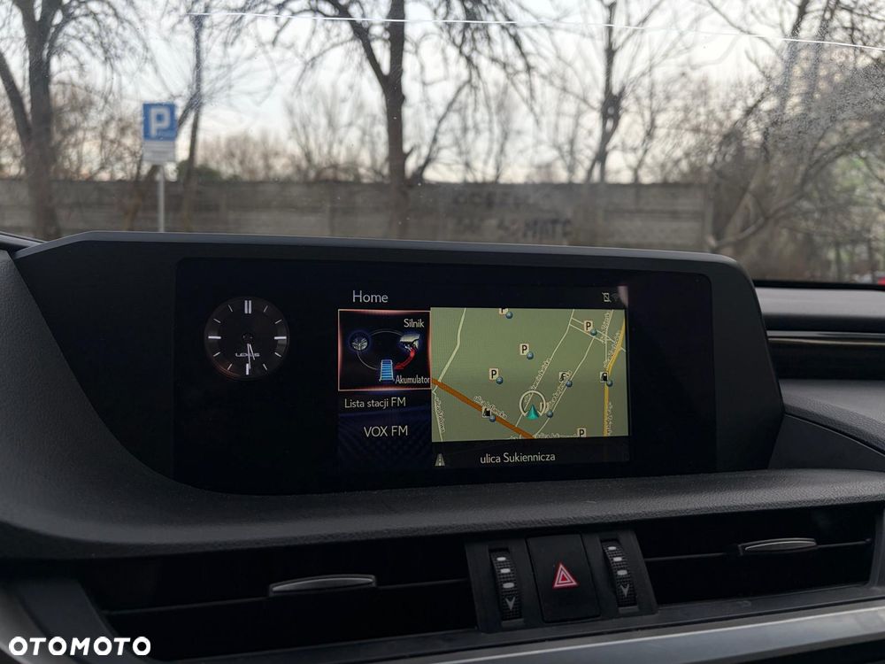 Lexus ES 300h Prestige - 23