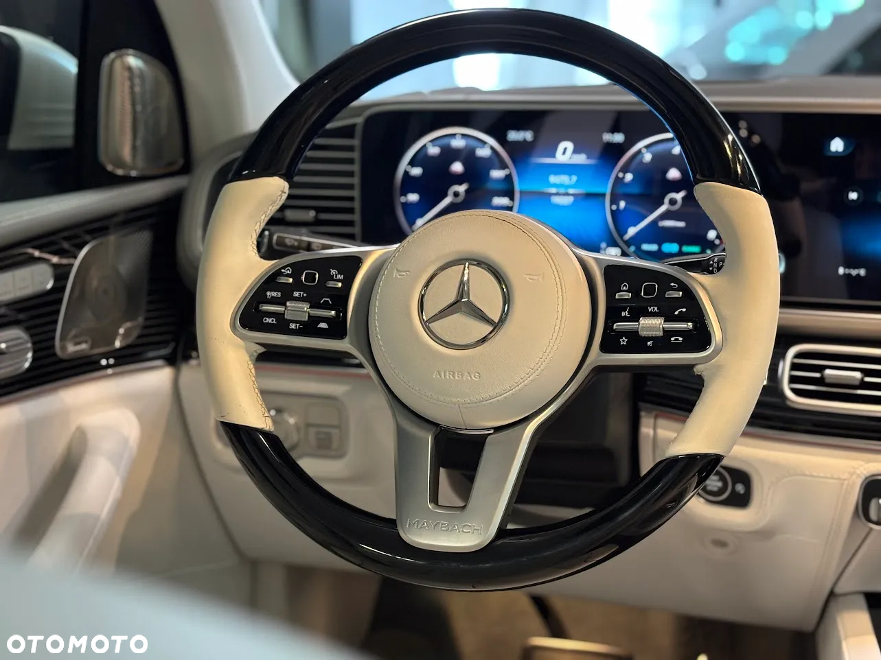 Mercedes-Benz GLS Maybach 600 4-Matic - 23