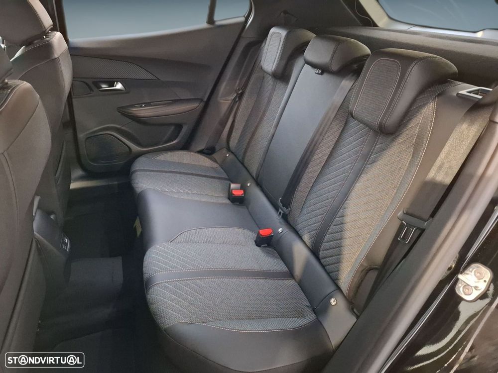 Peugeot 2008 1.2 Hybrid Allure e-DCS6 - 12