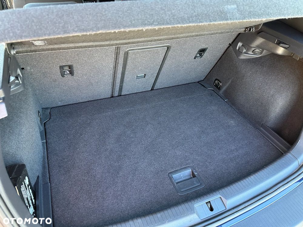 Volkswagen Golf - 27