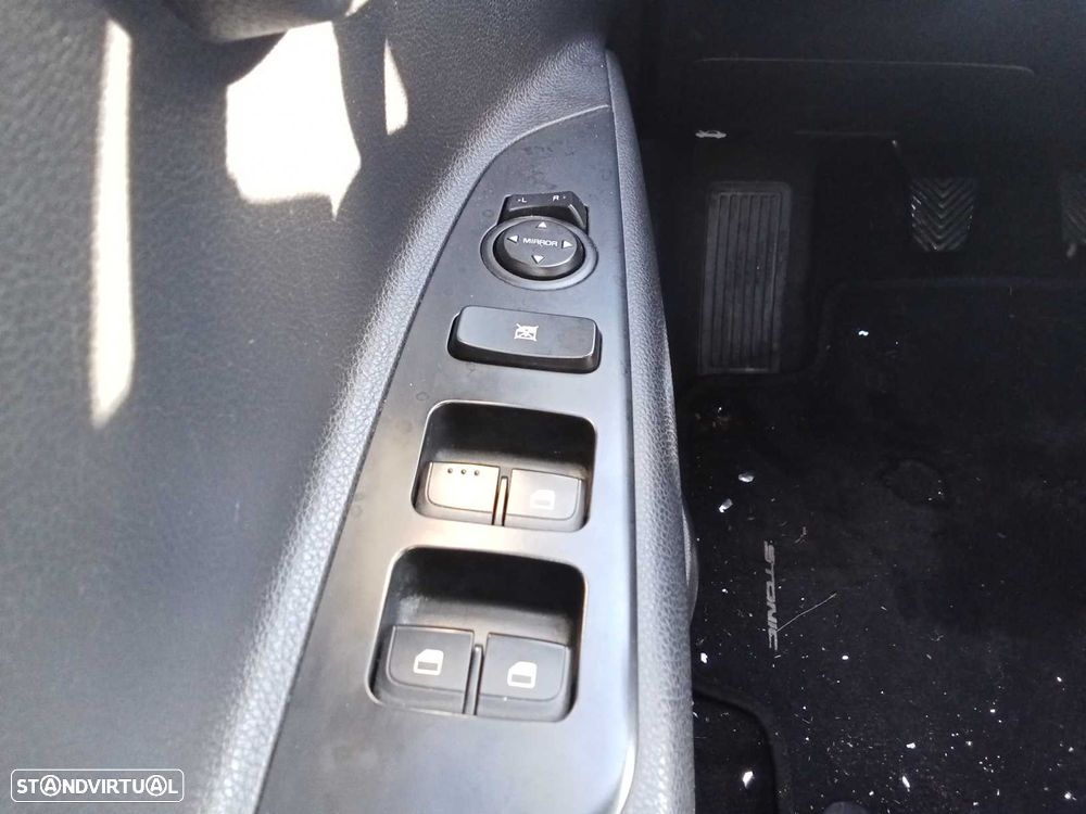 Kia Stonic 1.2 MPi Dynamic - 18