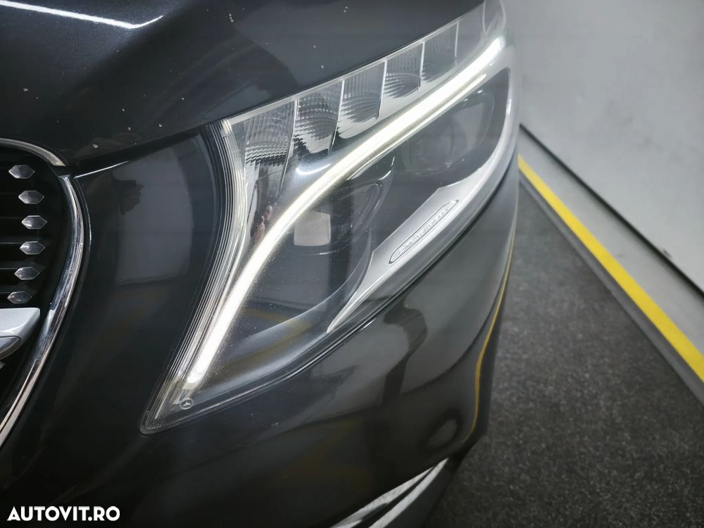 Mercedes-Benz V 300 d Extralang 4Matic 9G-TRONIC Exclusive - 10