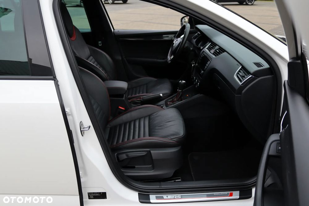 Skoda Octavia 2.0 TDI 4x4 DSG RS - 25