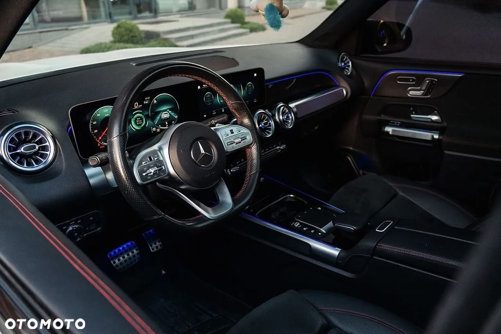 Mercedes-Benz GLB 250 4-Matic AMG Line 8G-DCT - 17