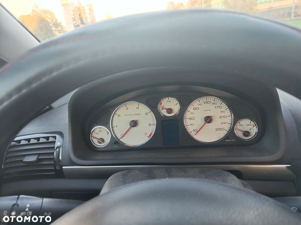 Peugeot 407 - 14