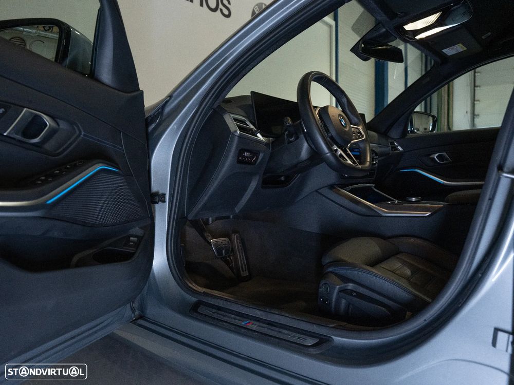 BMW 320 d Touring Pack Desportivo M Auto - 17