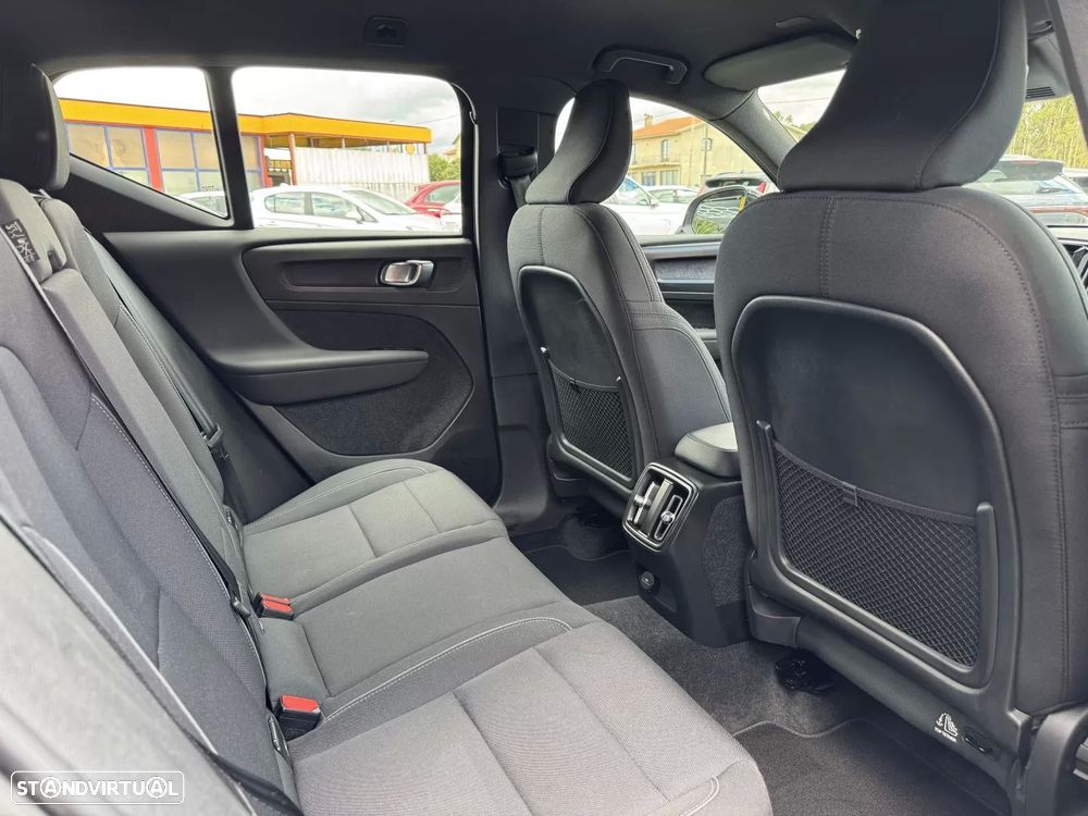 Volvo XC 40 Recharge Core - 16