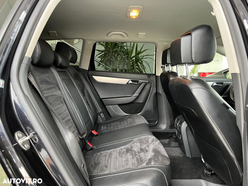 Volkswagen Passat - 12