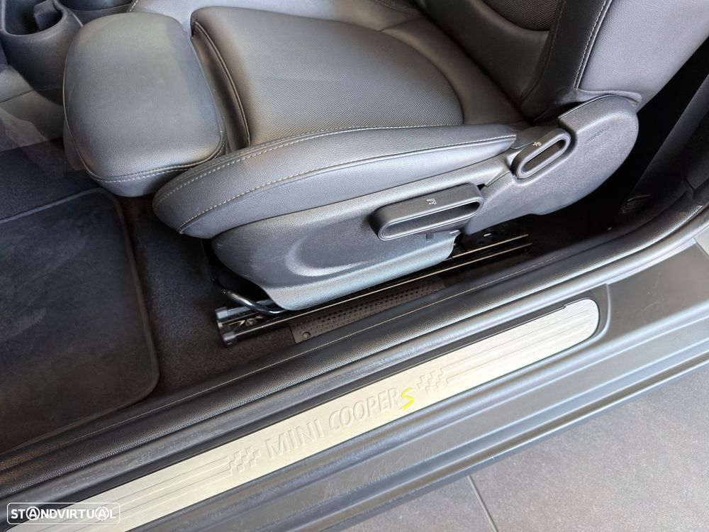 MINI 3 Portas Cooper SE Premium Classic - 22