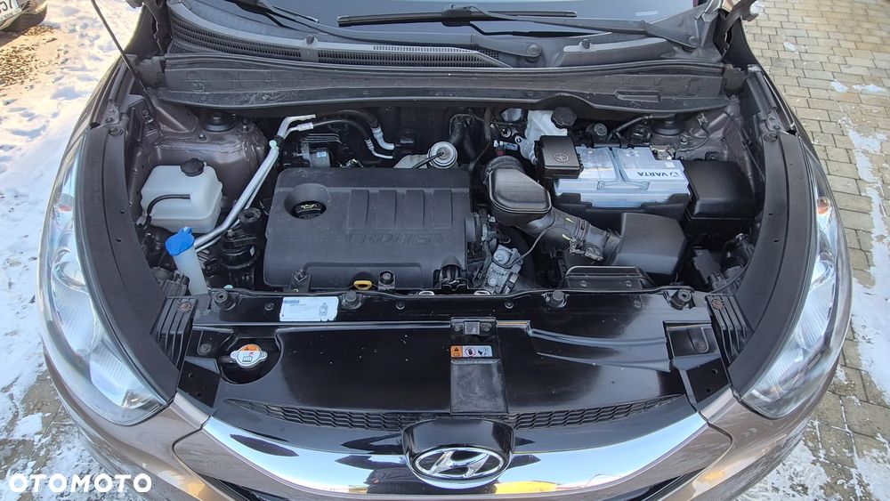 Hyundai ix35 1.7 CRDi 2WD blue Finale Gold - 38