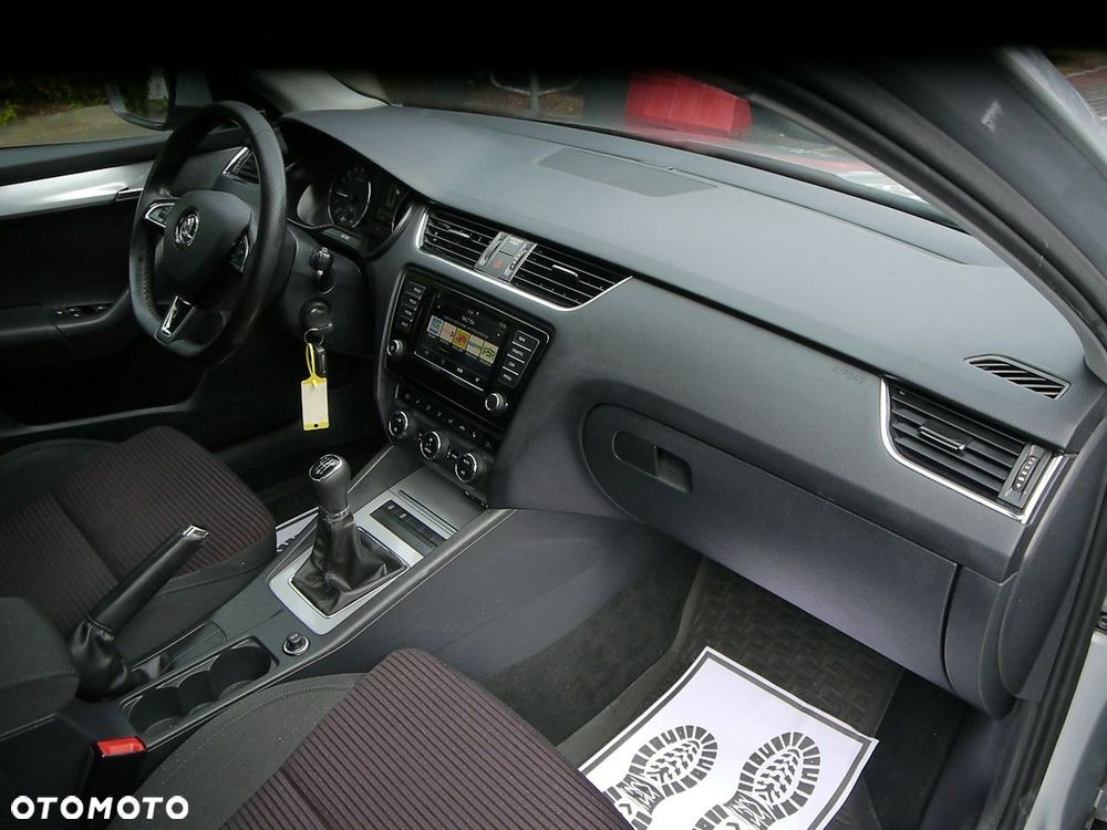 Skoda Octavia 2.0 TDI Sportline - 26