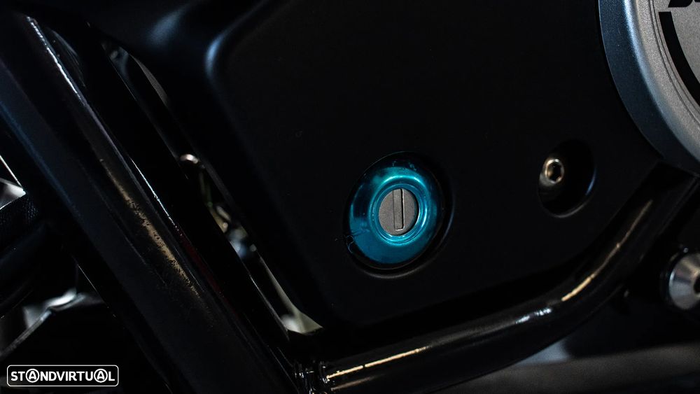 UM Scrambler X-Café - 24