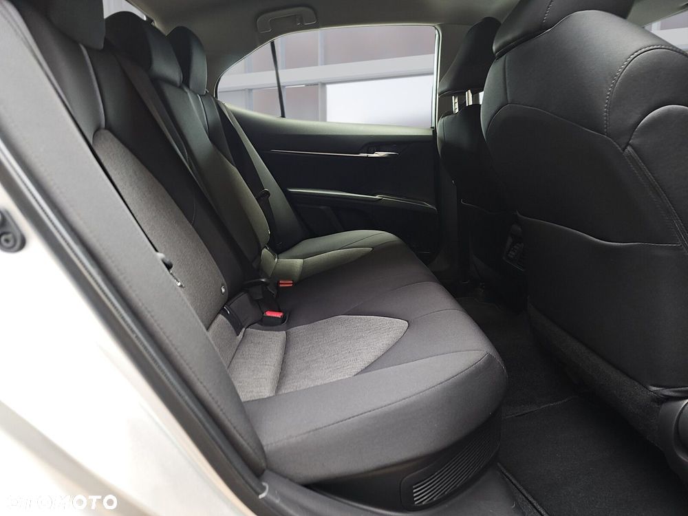 Toyota Camry 2.5 Hybrid Comfort CVT - 19