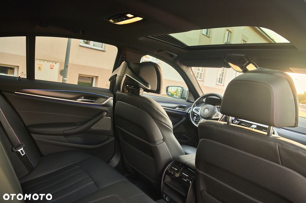 BMW Seria 5 530d xDrive - 29