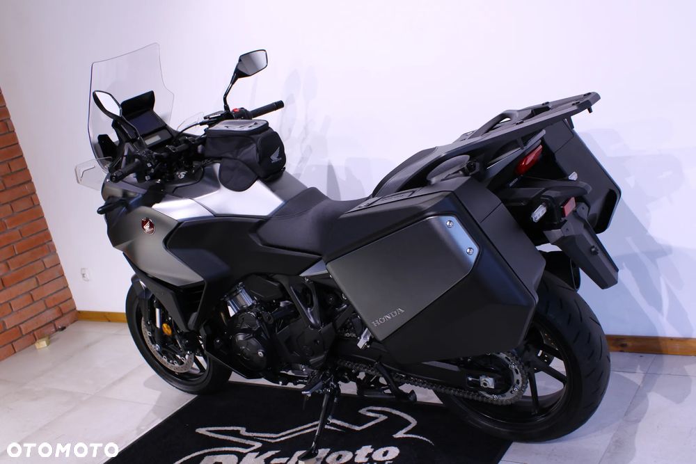 Honda NT - 6