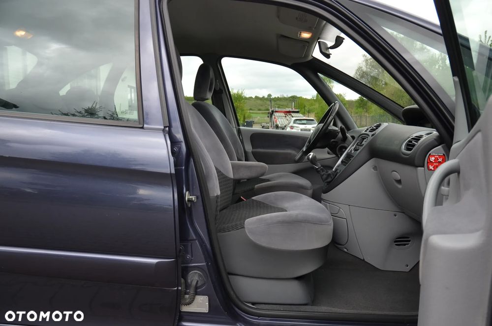 Citroën Xsara Picasso - 19