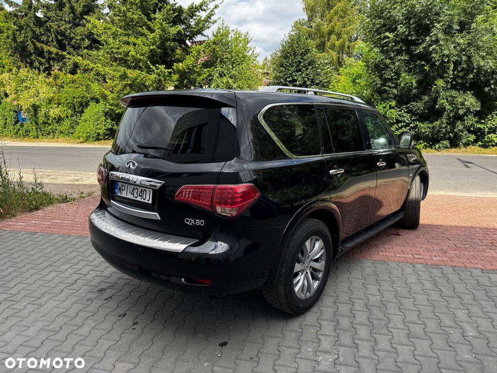 Infiniti QX80 - 10