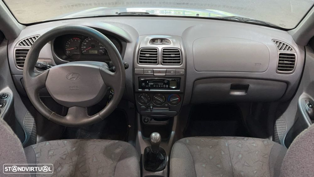 Hyundai Accent 1.5 CRDi Confort - 8