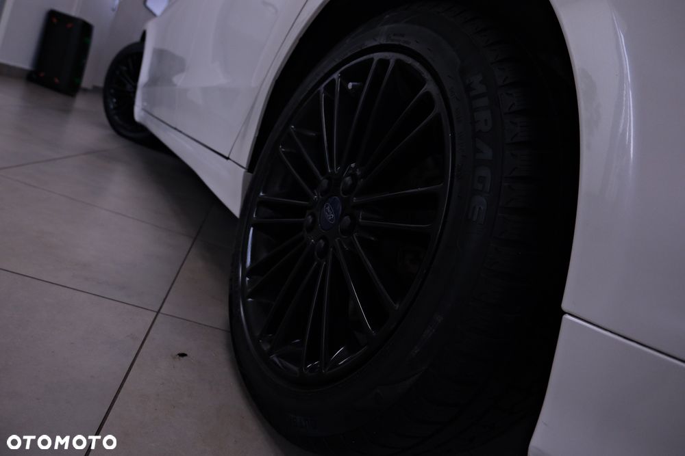 Ford Fusion - 12