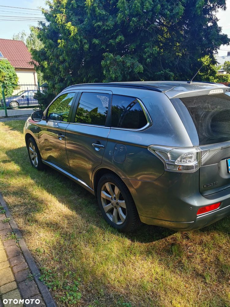 Mitsubishi Outlander 2.0 4WD Plus - 3