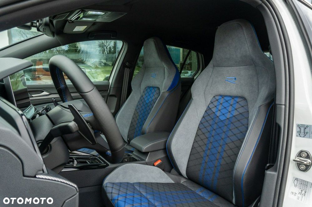 Volkswagen Golf - 22