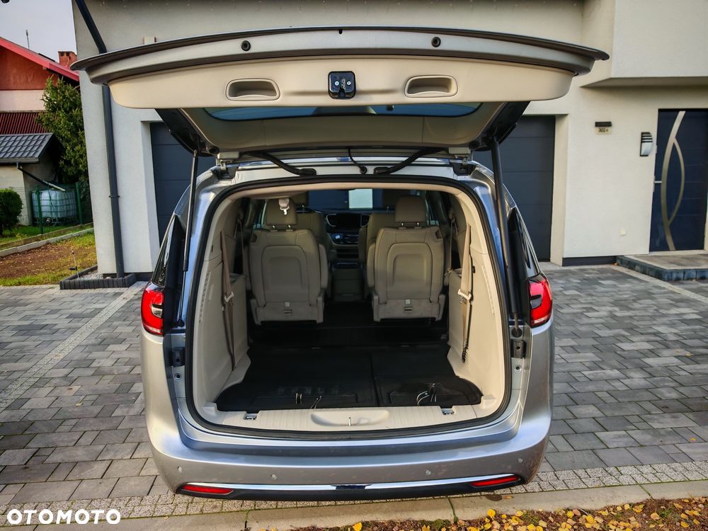 Chrysler Pacifica - 33