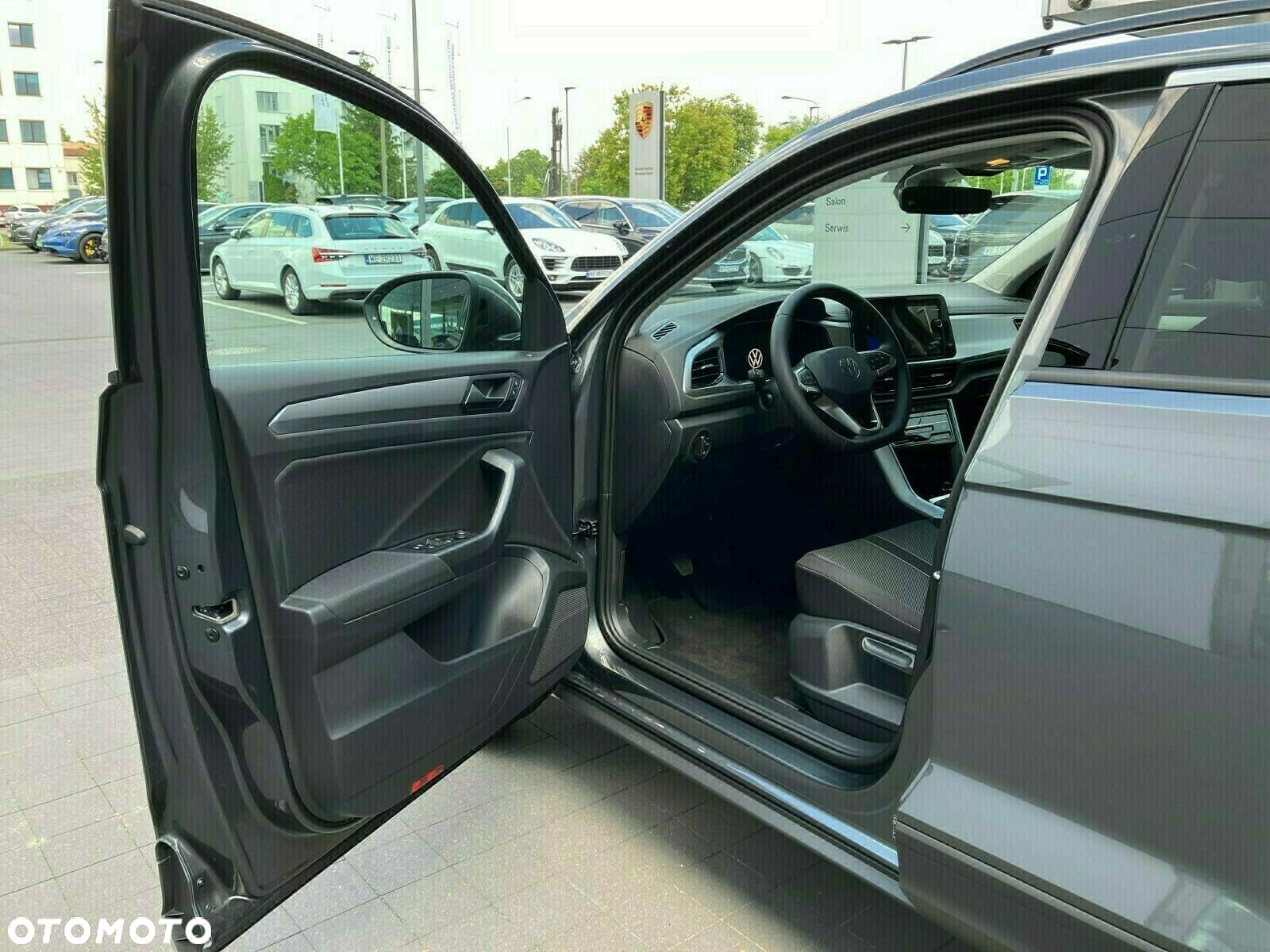 Volkswagen T-Roc - 10