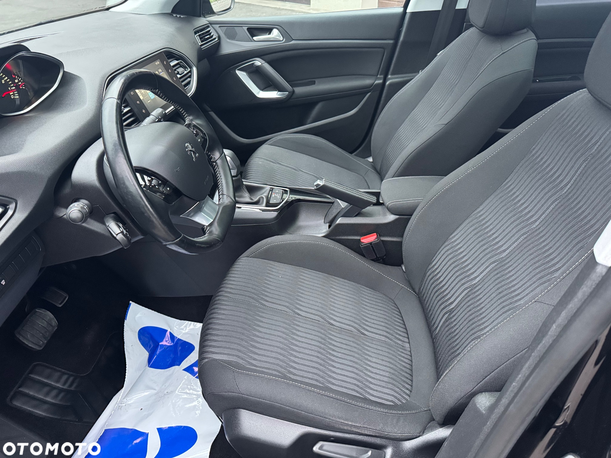 Peugeot 308 SW 1.2 PureTech Allure S&S EAT6 - 7