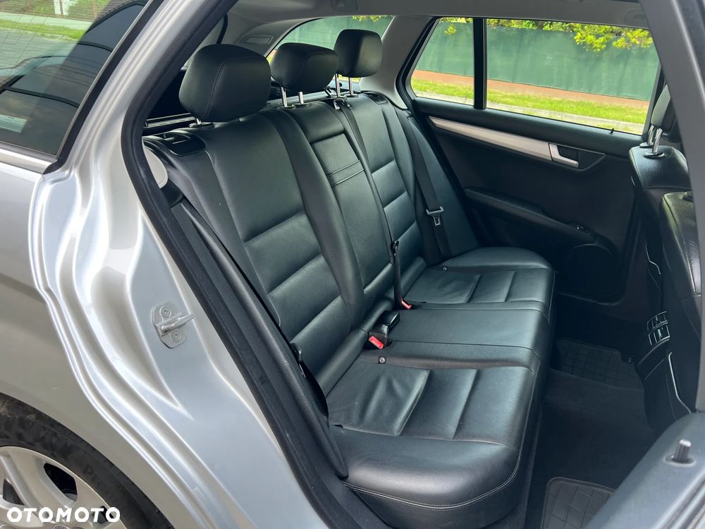 Mercedes-Benz Klasa C 220 CDI DPF (BlueEFFICIENCY) - 30