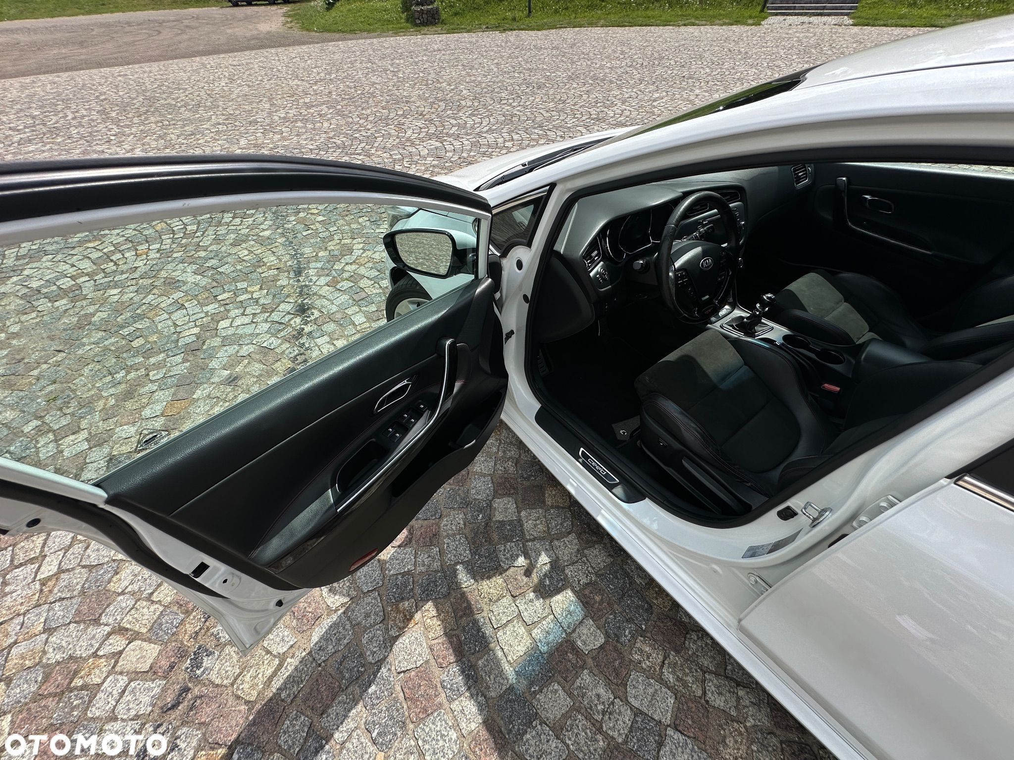 Kia Ceed - 16