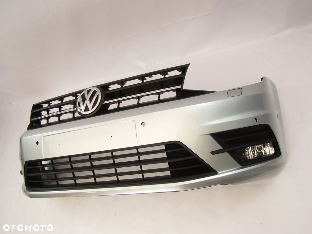 Zderzak przedni VW Caddy LIfe 15 - 20 Sprysk. / Pdc-6 Lakier LA7W - 8