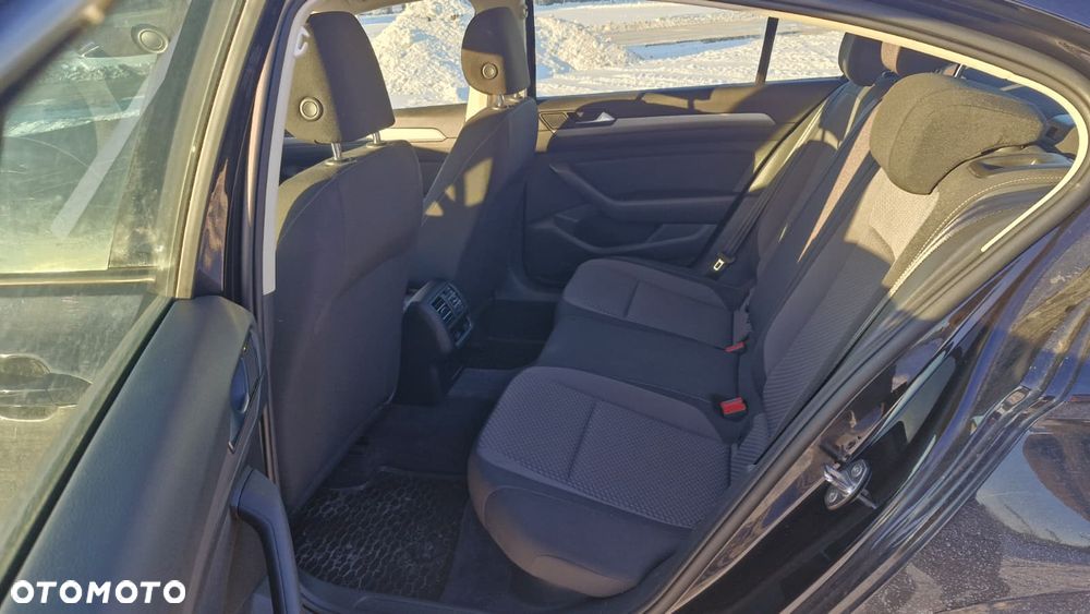 Volkswagen Passat 1.4 TSI BMT Trendline - 10