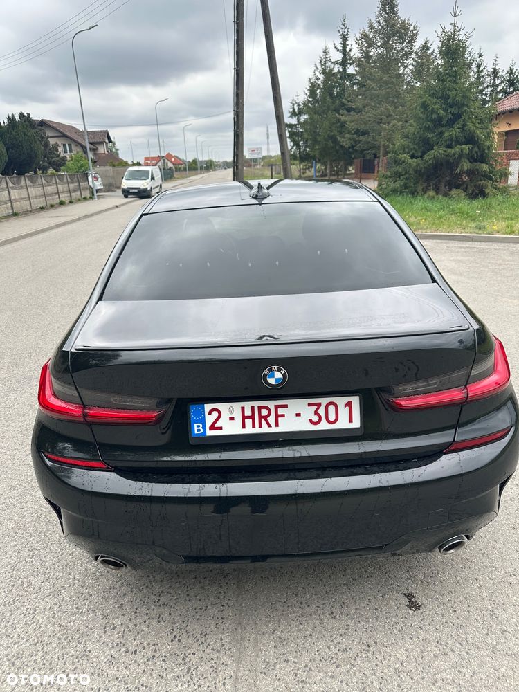 BMW Seria 3 330e M Sport - 11