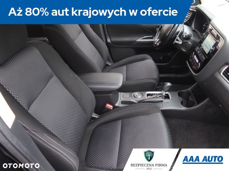 Mitsubishi Outlander - 10