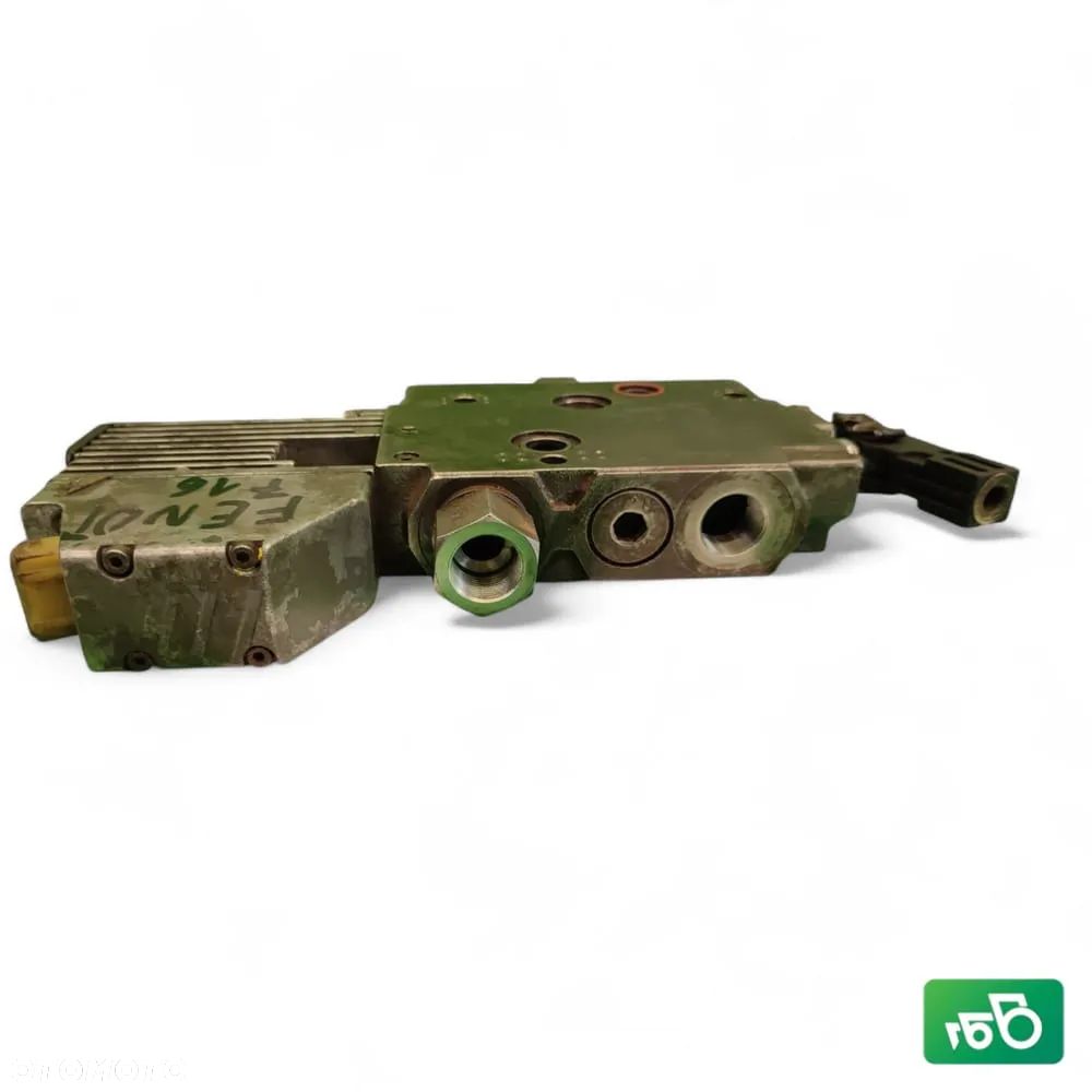 Sekcja rozdzielacza 0521610563 Bosch G916961022014 Fendt 716 Vario - 12