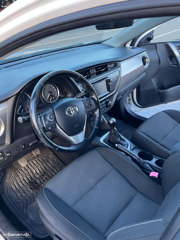 Toyota Auris 1.4 D-4D Life Plus - 5