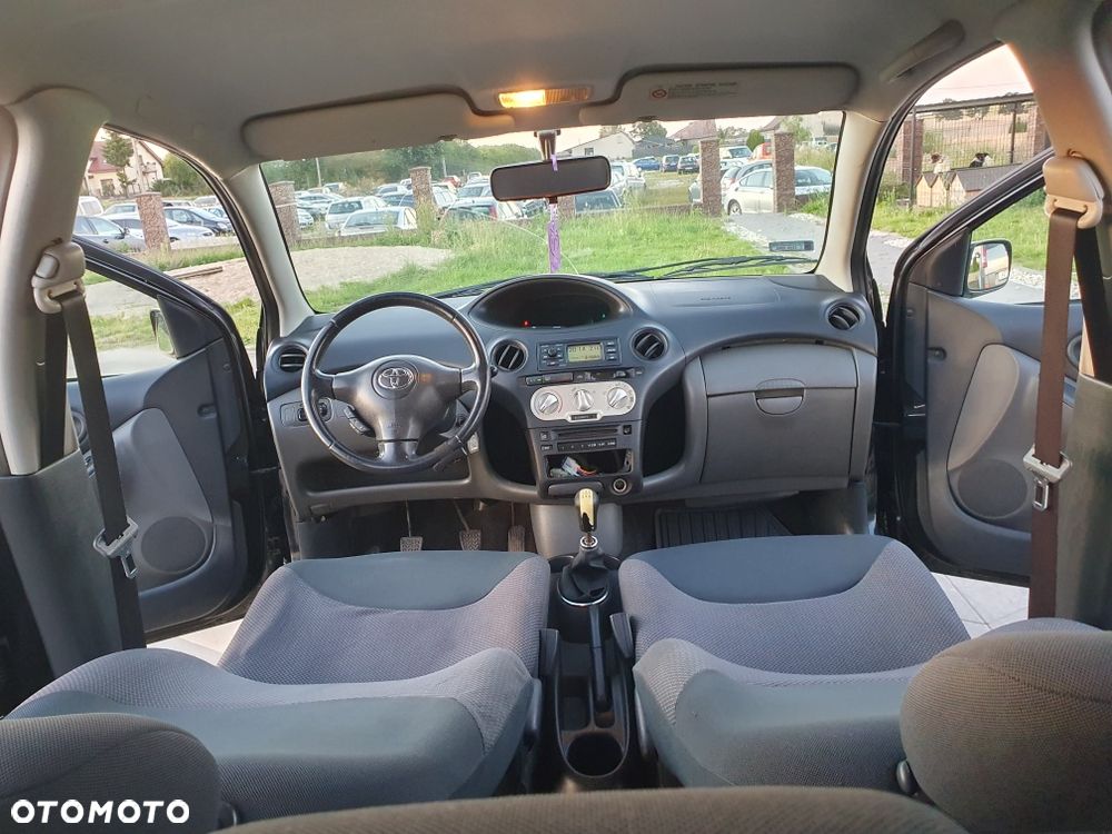 Toyota Yaris - 8