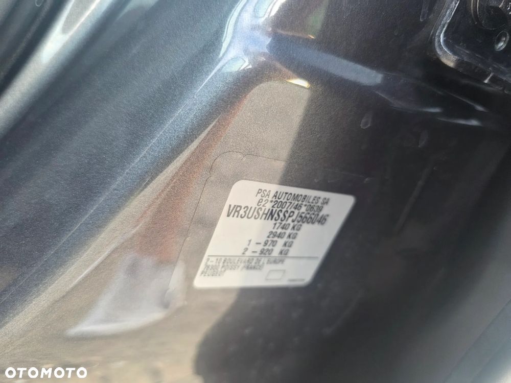 Peugeot 2008 PureTech 130 EAT8 Active Pack - 26