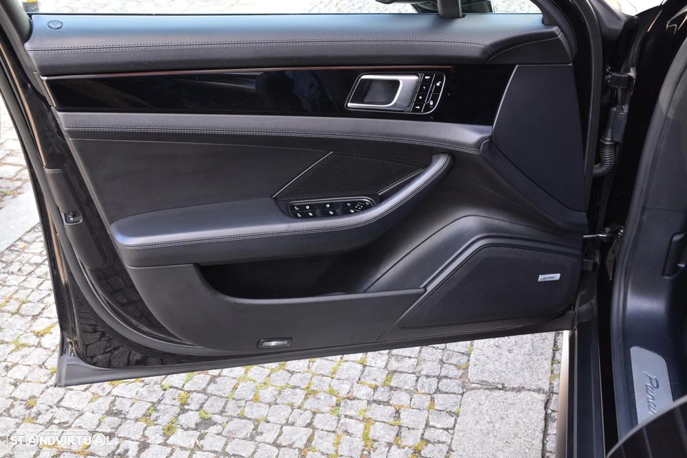 Porsche Panamera 4 S - 23